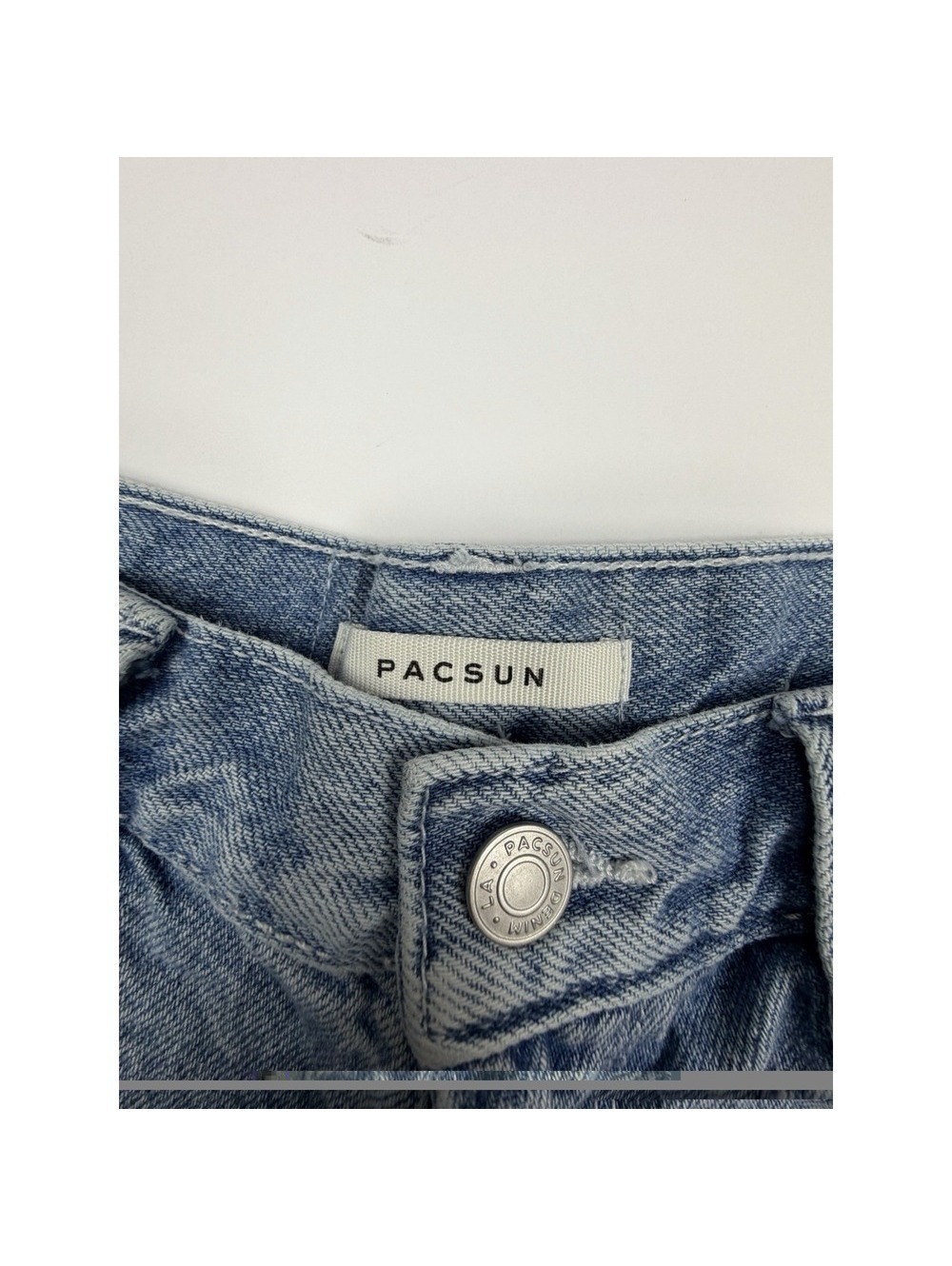 PacSun Boy Fit Cargo Shorts Womens Size 22 Light Wash Denim Baggy Y2K Skater - Picture 3 of 9